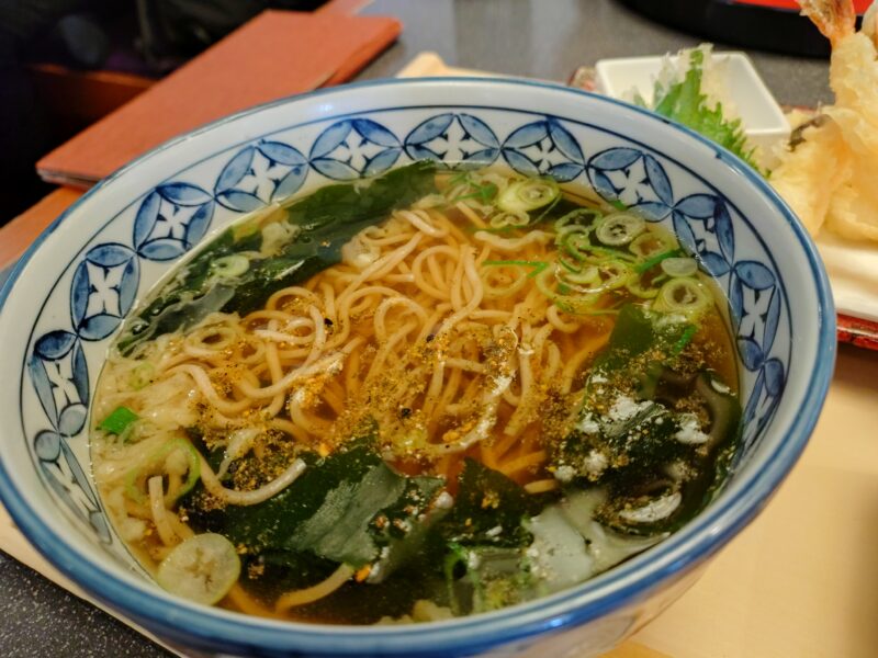 らくらくスマートフォン F-53E カメラ そば撮影