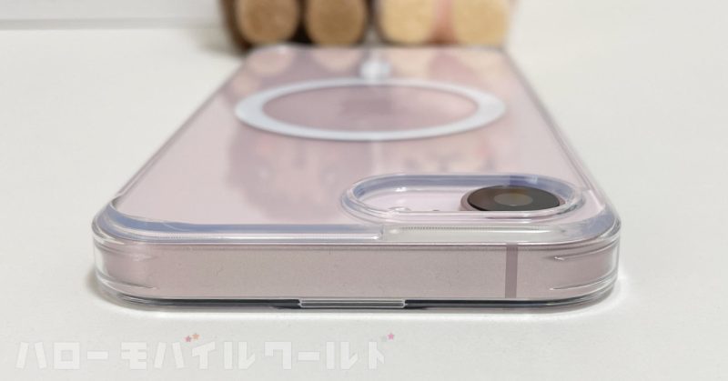 【Ringke】iPhone 17e / 16e 対応 ケース TPU MAGNETIC ケース iPhone 17e に装着（上部）